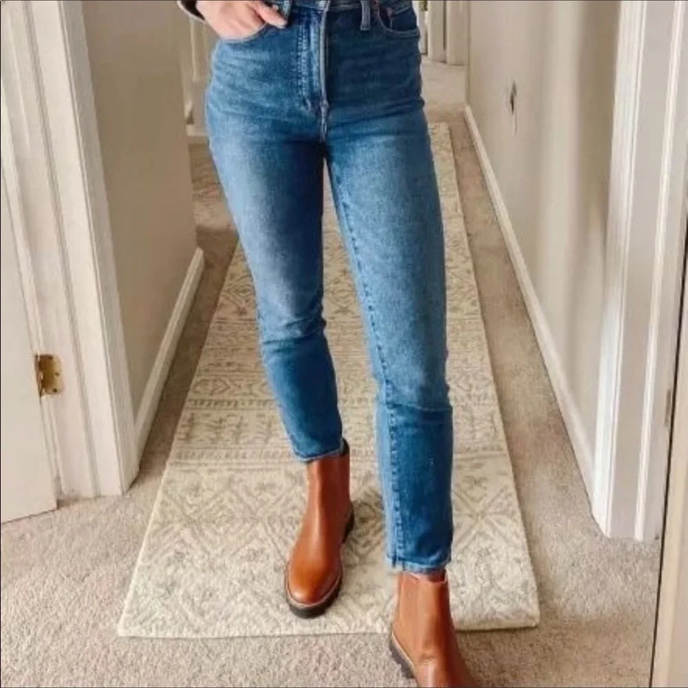 Madewell The Citywalk Lugsole Chelsea Boot In Leather English Saddle